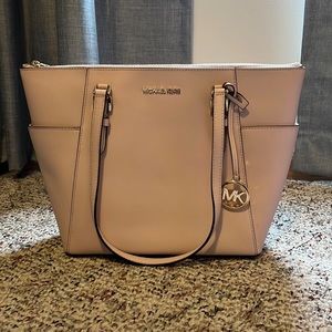 Michael Kors Jet Set East West  Zip Top Purse in Pink